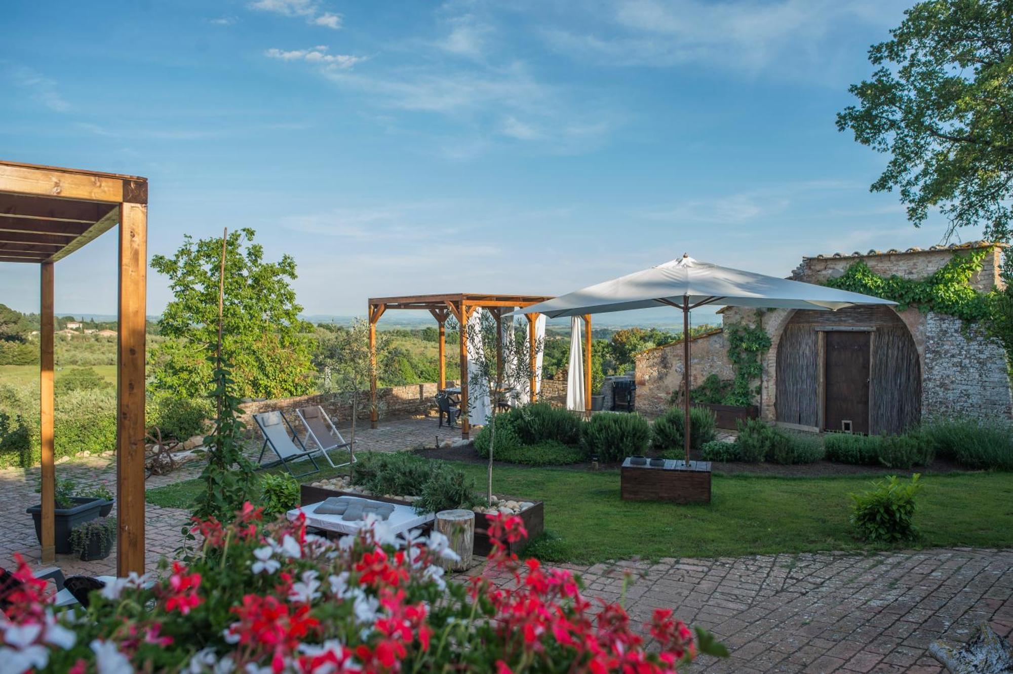 Palazzo del Papa Country Suites Siena Exterior foto